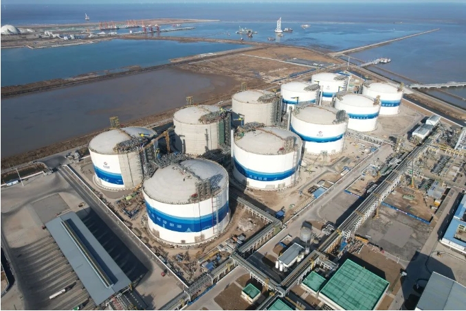 LNG6座全球单罐容量储罐全部完成水压试验